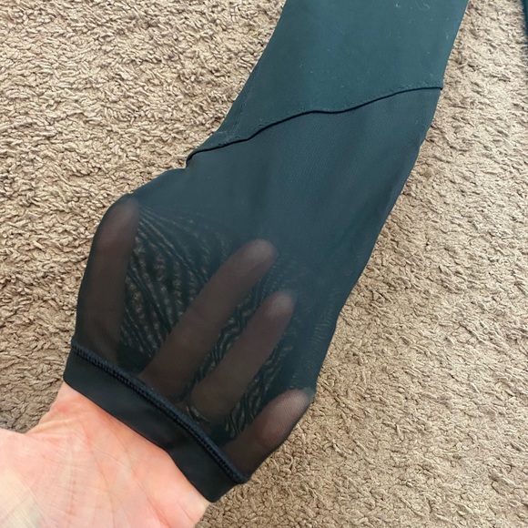 2 FOR $20 GAP G Fast True Black Leggings Mesh Side Cut Out  High Rise Small $65 - Picture 6 of 7